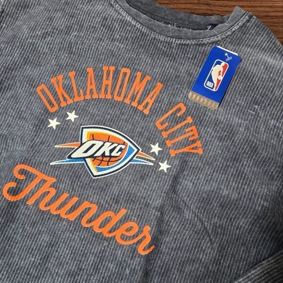 G111 4her By Carl Banks Gray Oklahoma City Thunder Heavy Waffle Knit Top NWT - Picture 2 of 6